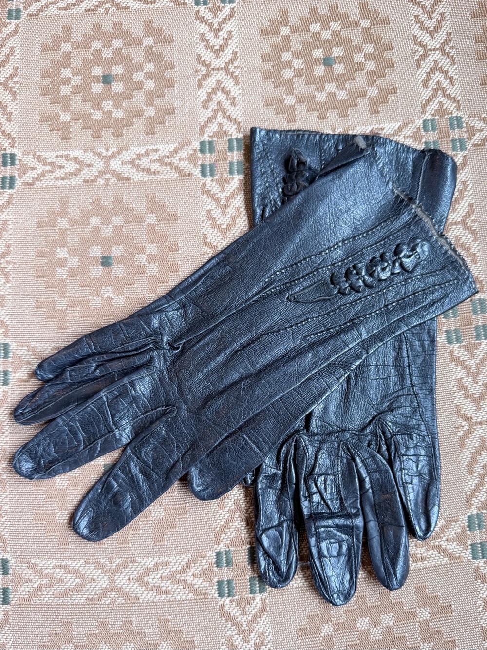 Vintage Black Unlined Leather Gauntlet Gloves | Braided Detail | Women’s